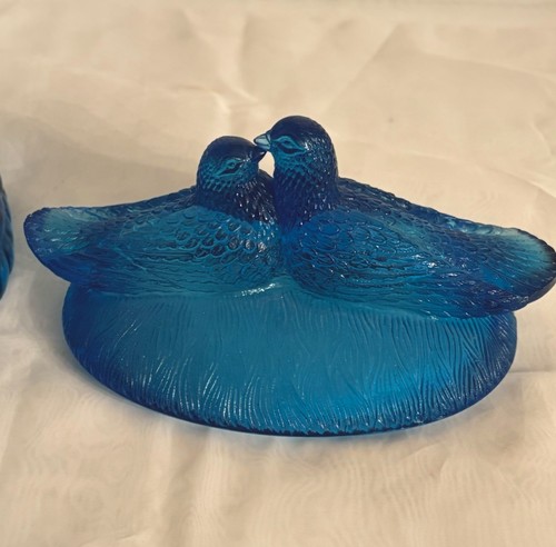 Vtg Westmoreland Oval Cobalt Blue Glass Lovebirds On Basket Covered Dish 8"x7" - Picture 16 of 18