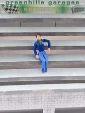 F676 - Greenhills Scalextric Carrera Painted Trackside Seated Spectator 1.32 Sca