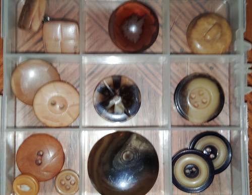 Vintage Unique Bakelite Apple Juice Celluloid Wood Buttons - Picture 6 of 10