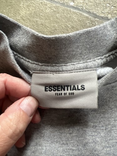 Jersey esencial gris genuino unisex talla M (8) niños ❤️ - Imagen 4 de 7
