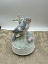Vintage Crowning Touch Collection Bird Music Box “what Child Is This”