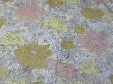 Vintage 70s Belleair Daisy Floral Detail Queen Size Flat Sheet Yellow Peach Gold