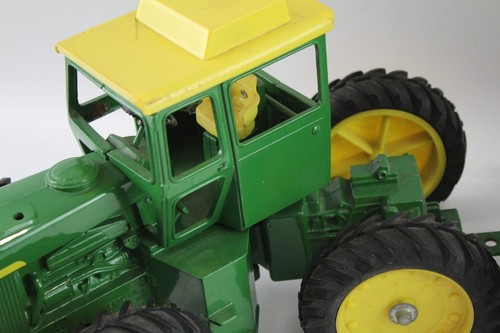 ERTL John Deere Large Diecast Model Tractor Made In USA - 第 3/4 張圖片