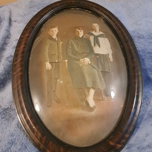 Antikes ovales Blasenbild konvex und Holzrahmen - Bild 1 von 9