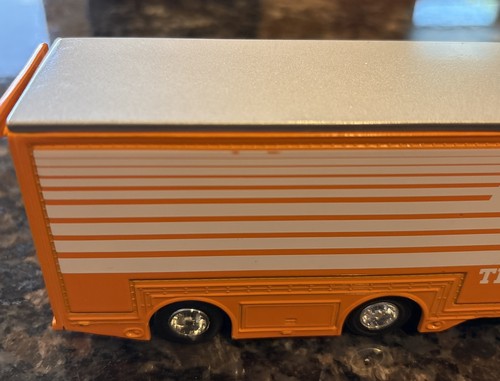 LIBERTY CLASSICS TENNESSEE VOLS TRACTOR TRAILER DIECAST 1/64 COLLECTTIBLE - Picture 10 of 11