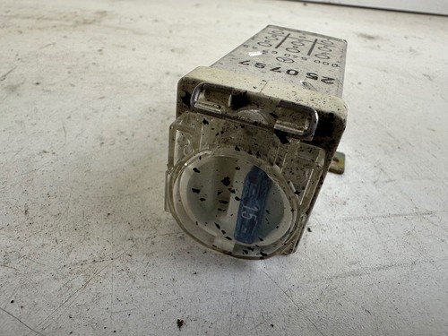 Mercedes 300E Overload Protection Relay W124 90-93 OEM 000 540 67 45 - Picture 5 of 7