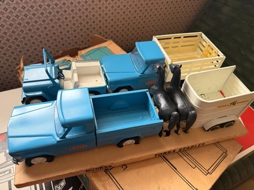 Vintage Tonka Mini Stables set no 1104 excellent condition with box