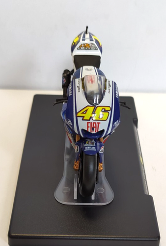 LEO MODELS VALENTINO ROSSI 1:18 MOTO YAMAHA YZR-M1 #46 WORLD CHAMPION 2009 V1 - Foto 2 di 2