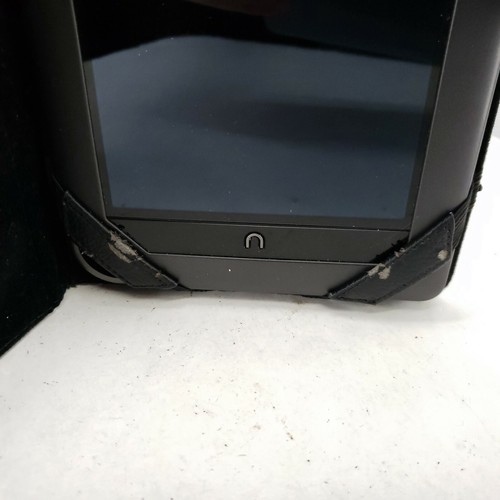 Barnes & Noble BNRV200 Bundled with Case (No Charger) - Picture 2 of 6