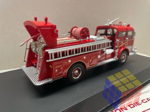Camión de Bomberos Mack C Pumper / New York FDNY / CODE 3 (E 1:64) S. J. Cassano - Imagen 14 de 24