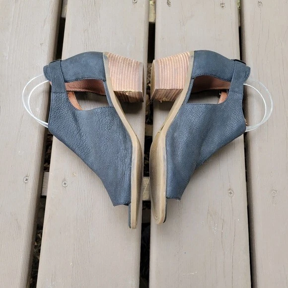 Lucky Brand Barimo 黑色皮革堆叠鞋跟扣凉鞋短靴 7.5 码 — 第 4/4 张图片