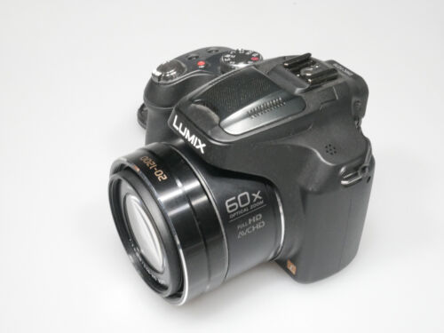 MINT Panasonic Lumix DMC-FZ70 16.1MP 60X (20-1200) Digital Camera - Tested - Picture 4 of 5