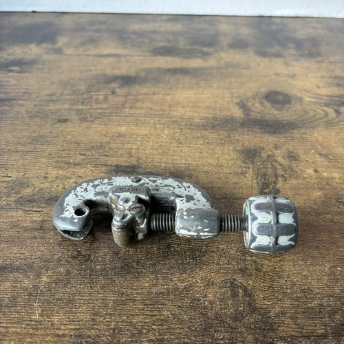 Ridgid Pipe Tube Cutter No. 10 - Made In USA 1/4" to 1" *Needs New Cutter + Pin* - Picture 14 of 17