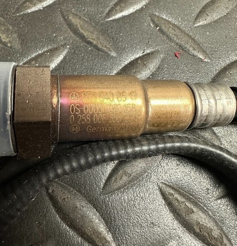 Mercedes-Benz Oxygen Sensor -# A 001 540 85 17 - Fits MBZ S420, S430, & More - Picture 4 of 6