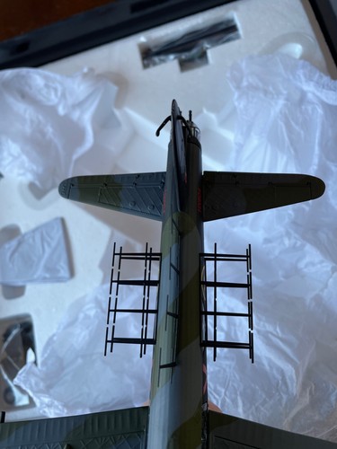 Corgi AA34804 Vickers Wellington Mk VIII 1:72 Diecast WW2 Malta 1941 No.221 Sqn - Picture 11 of 21