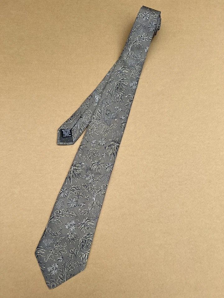 正品 GIANFRANCO FERRE 花朵设计深银色 100% 真丝领带 — 第 3/4 张图片