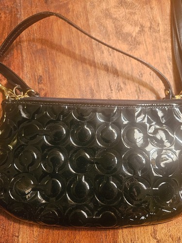 Bolso de mano Coach - charol negro logotipo patrón - Imagen 9 de 17