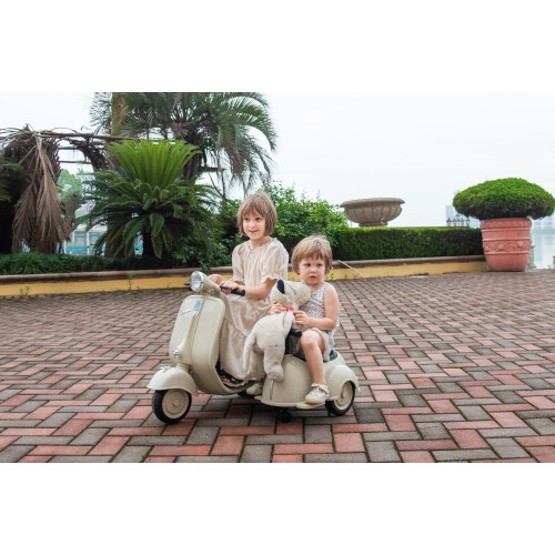 Kids Motorcycle Toy 6V LICENSED Vespa Scooter Motorcycle with Side Car for Kids - Picture 10 of 17