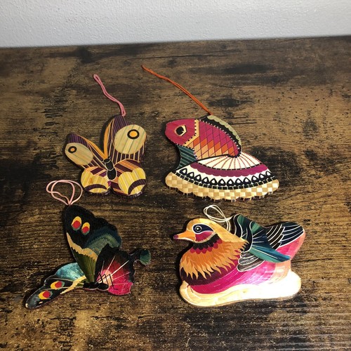 Wooden hand crafted ornament butterfly fish in a bird - Picture 7 of 23