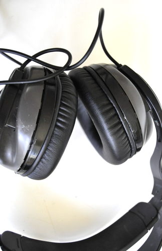 Sony MDR-CD370 stereo headphones rated 4-1/2 stars w/NEW EAR PADS - Picture 2 of 5