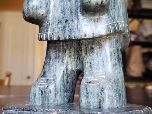 Inuit Soapstone Carving Seal Hunter 9” Tall Signed By DIMU Dieteich Muckenheim - Picture 7 of 12
