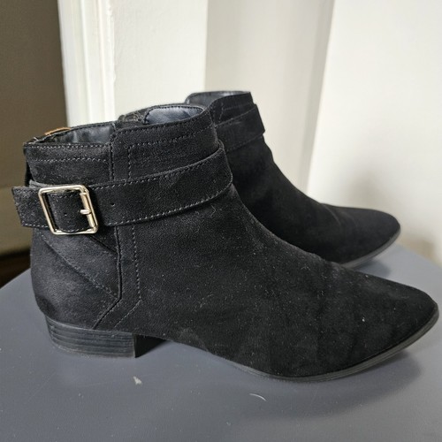Forever 21 black faux suede pointed toe buckle ankle booties size 6 - Picture 2 of 7