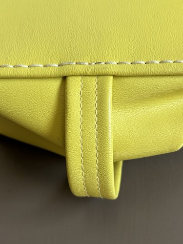 1970s Vintage Valet Kit Travel Bag Toiletry Bag St Thomas Yellow White Lining - Picture 4 of 6