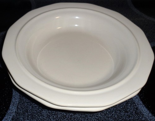 (2) PFALTZGRAFF USA 'Heritage White' 8⅝" RIM SOUP BOWLS: 12-sided (Set of 2). - Bild 4 von 19