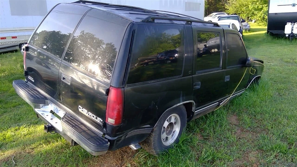 Puerta trasera derecha pasajero compatible con 92-99 SUBURBAN 1500 230549 Foto 4 de 4