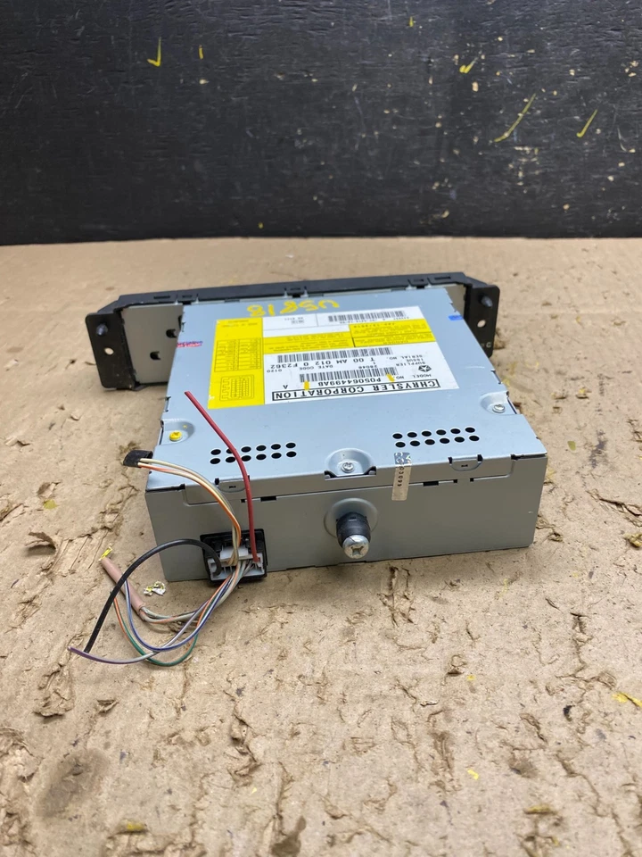 Volkswagen Routan 2009 2010 2011 reproductor de DVD de video U5818 DG Foto 4 de 4