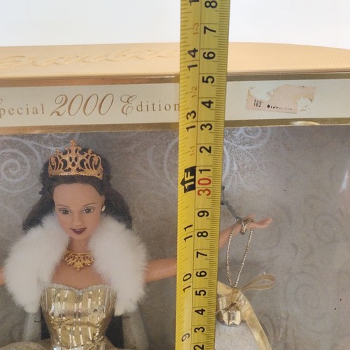 Special Edition 2000 Brunette Celebration Teresa Barbie Hallmark Doll Stand Inc - Bild 14 von 18