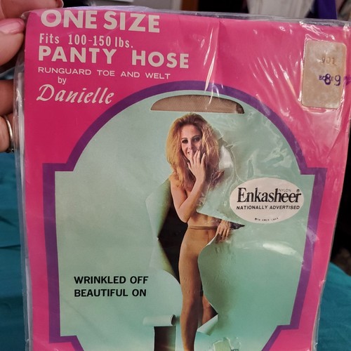 Vtg Panty Hose 38019 Stretch Sheer Bone 100-150 Lbs Model One Size Mod Go-Go