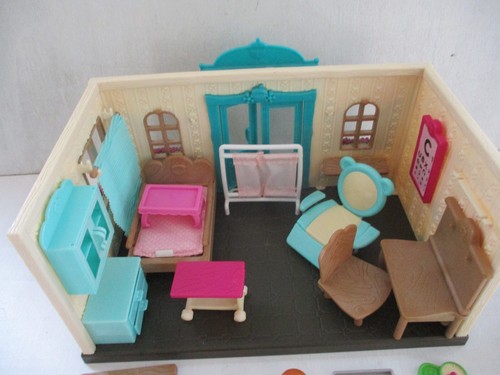 Lote de juguetes accesorios muebles clínica de salud Lil Woodzeez - Imagen 3 de 8
