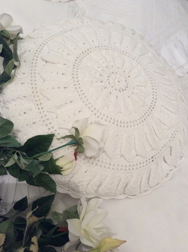 1 Vintage French Bolster/Cushion Cover~Provincial Linen~Hand/Needle Crochet Lace - Picture 3 of 12