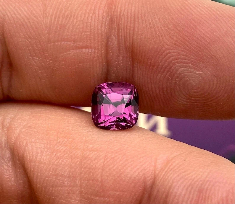 Натуральный малайский гранат россыпью драгоценный камень 3,17 карата, огранка подушка, сертификат GFCO - Изображение 4 из 4