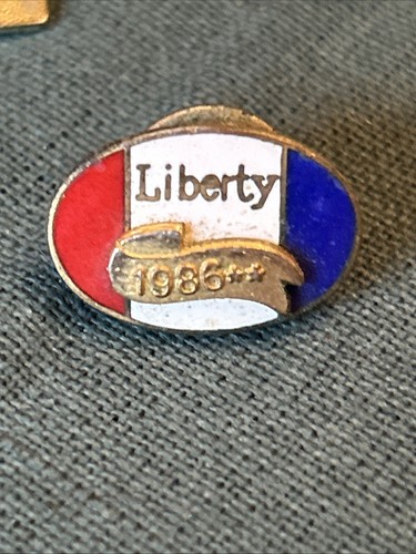 Vintage Lot of 3 Patriotic Cap/lapel Pins 2 American Flags And 1 Liberty 1986 - Picture 7 of 10