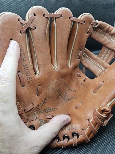 Wilson A2182 George Brett Snap Action Grip-Tite Pocket LHT Baseball Glove - Picture 2 of 5