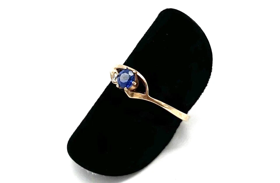 583/- 14kt Gold Ring, Saphir, simulierte Diamanten, Gr. 54, guter Zustand. - Bild 2 von 2