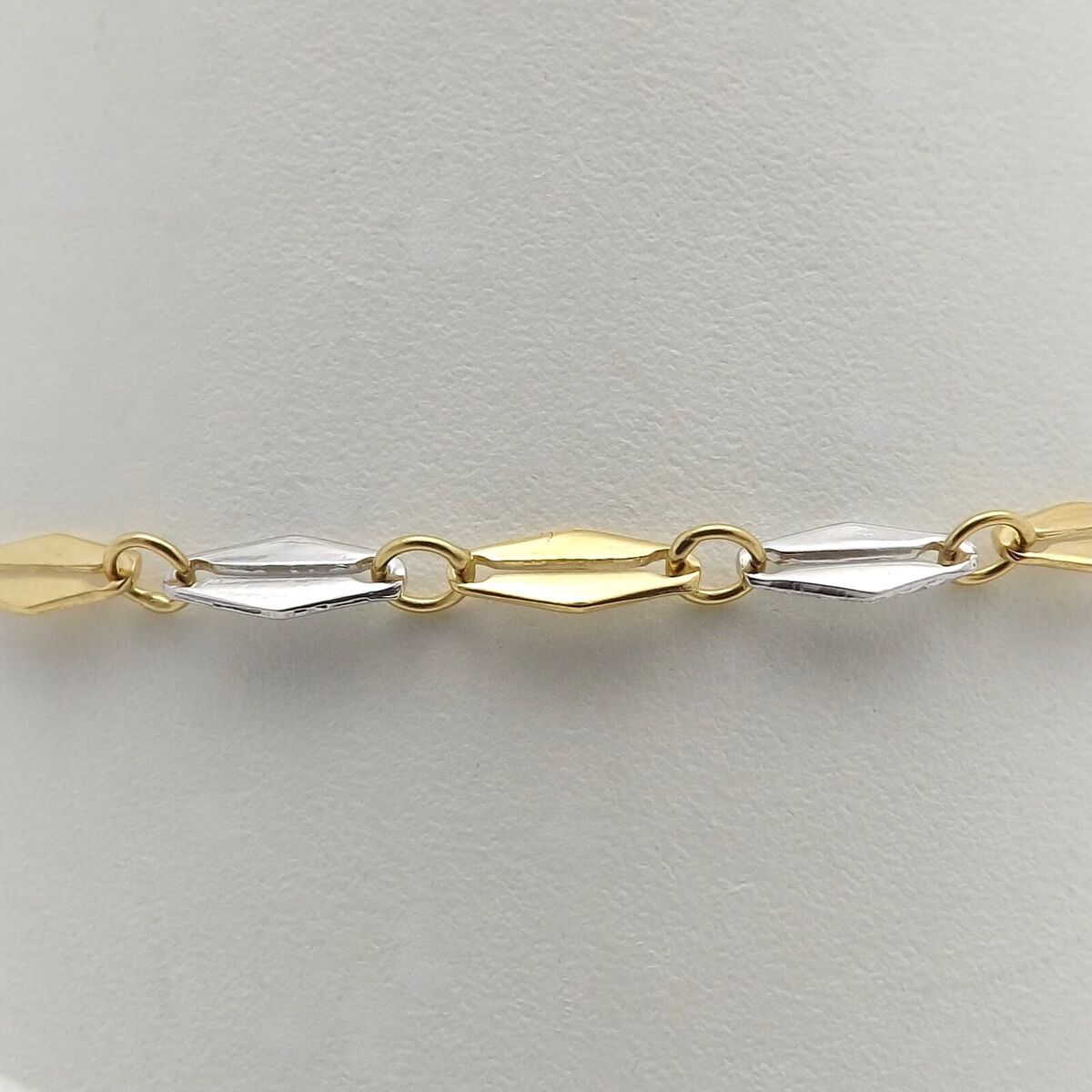 18K Two Tone Gold 750 Italy Keyhole Oval Link Bracelet New 18K Two Tone Gold 750 Italy Keyhole Oval Link Bracelet New