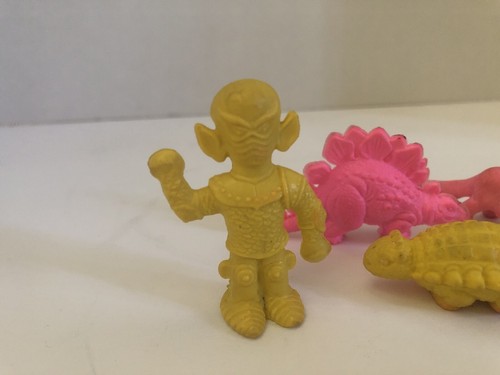 Konvolut 4 Vintage Radiergummis 3 Deiner Dinosaurier Alien Spielzeug - Bild 2 von 5