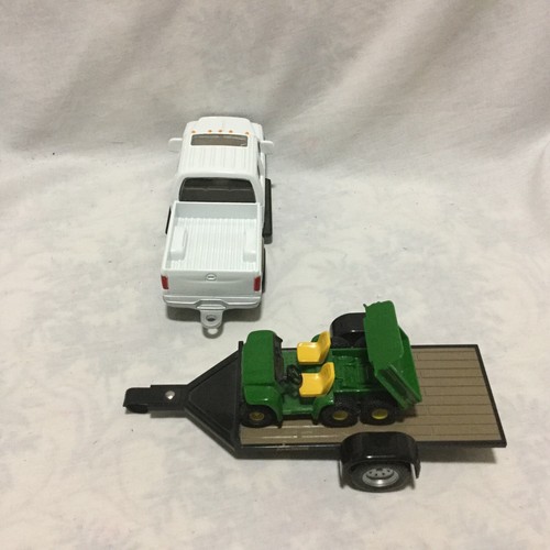 JOHN DEERE TRUCK WITH TRAILER HAULING GATOR - COLLECTIBLE - Picture 11 of 12