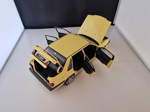 1:18 AUTOART VOLVO 850 T-5R SEDÁN SEDÁN AMARILLO EMBALAJE ORIGINAL - Imagen 6 de 16
