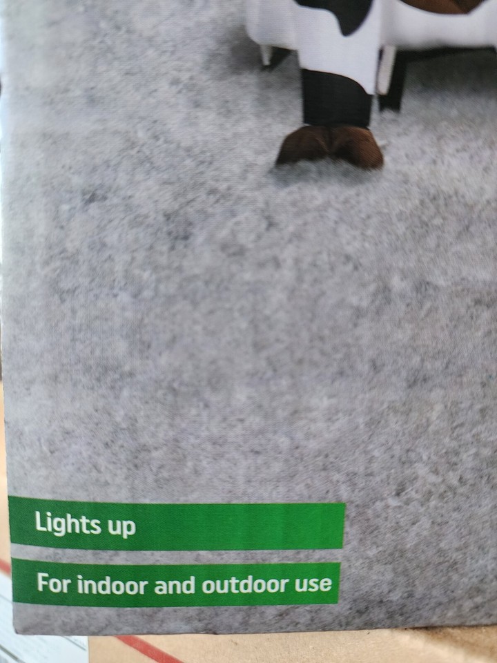 Gemmy 882637 Airblown Christmas Inflatables Decor Santa with Cows Dance