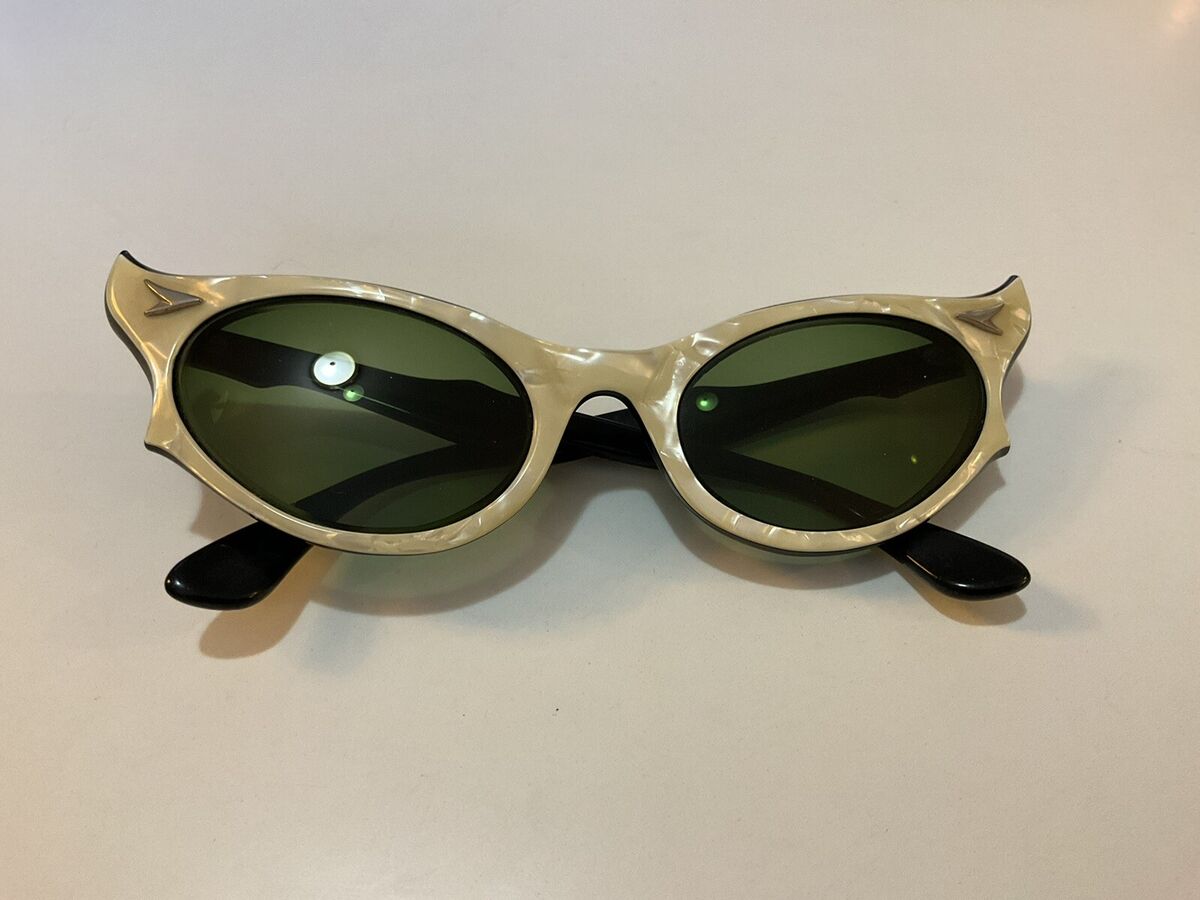 Vintage 1950's B & L Ray-Ban USA Cat Eye Sun Glasses W Vintage 1950's B & L Ray-Ban USA Cat Eye Sun Glasses W