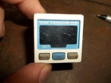 SMC ZSE30-01-65 VACUUM SWITCH 12-24 VDC (BIN135)