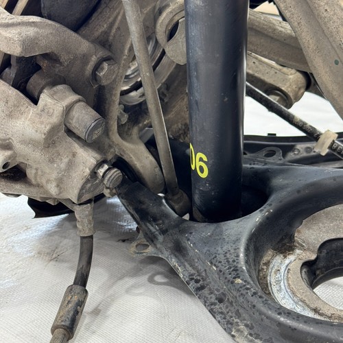 Mercedes-Benz E350 2010-2018 eje trasero derecho rueda nudillo con brazo de control OEM - Imagen 14 de 23