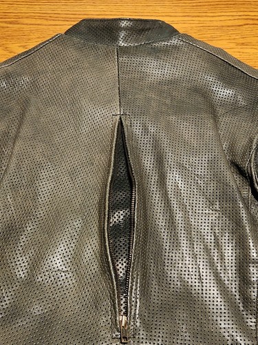 Schott perforierte Cafe Racer Lederjacke von Kerr Gr.44 lang, graue Patina, gebraucht, in einwandfreiem Zustand - Bild 18 von 22
