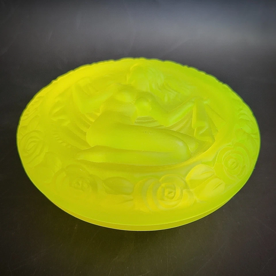 Caja de vidrio de uranio vaselina amarilla vidrio mate escarchado caja de baratijas mujer desnuda Foto 4 de 4