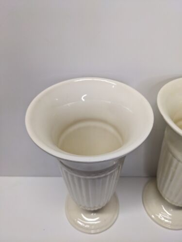 Set of Two Wedgwood Cream White Edme 9" Vases England Etruria & Barlaston - Picture 4 of 15