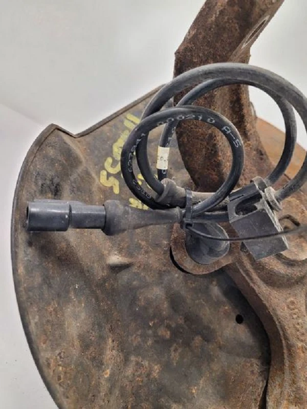 1997-2001 Ford F150 Passenger Right Front Spindle Knuckle OEM - Image 2 of 4